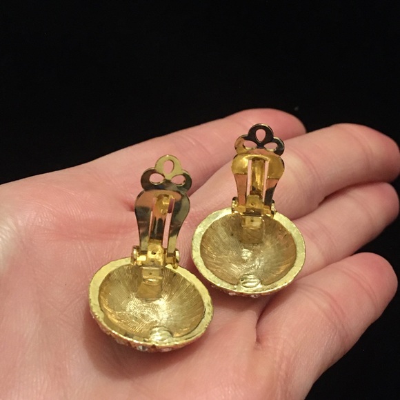 Vintage Gold and White Round Clip On Earrings - Picture 3 of 7